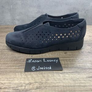 Clarks~Women’s~Artisan “Daelyn”~Blue Perforated Nubuck Loafers~8 M